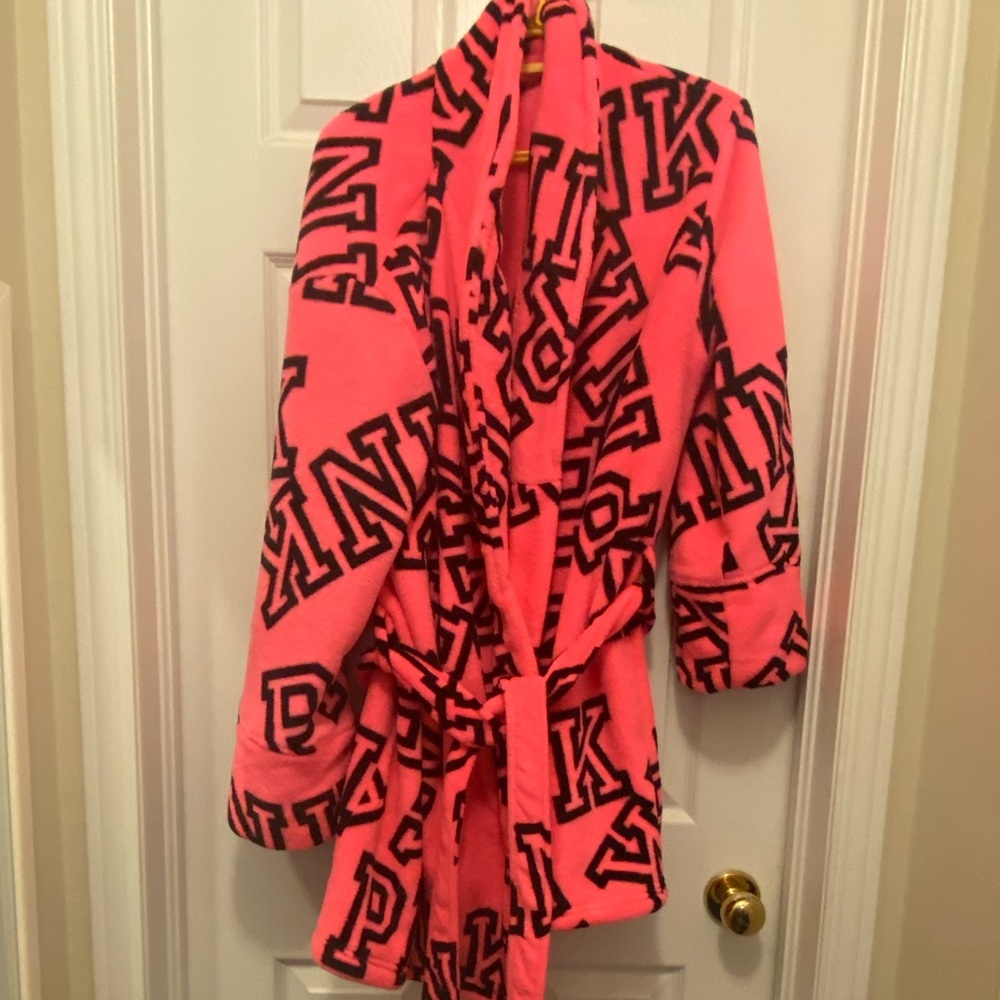Robe by Pink